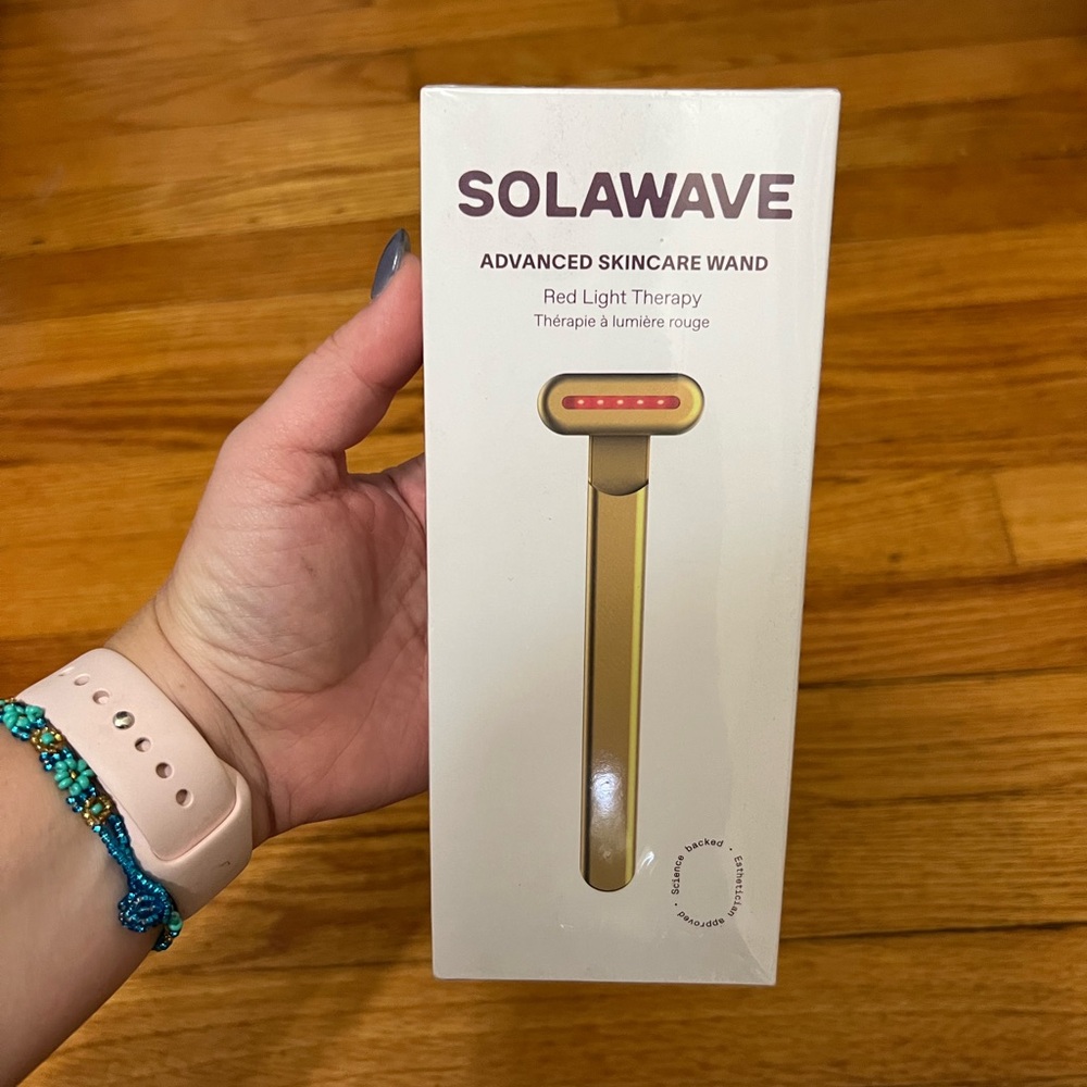 Solawave Red Light Therapy Wand **New in Box**